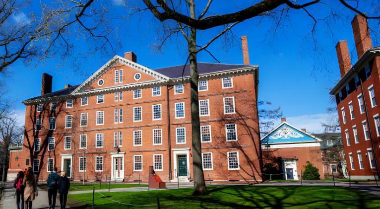 Jueza suspende veto de Trump a la universidad de Harvard para matricular estudiantes extranjeros