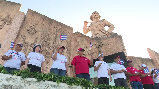 Trabajadores de #LasTunas protagonizan marcha por el #1rodeMayo
