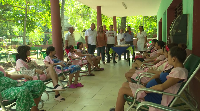 Evaluaron autoridades políticas y gubernamentales las actividades por el Día de las Madres