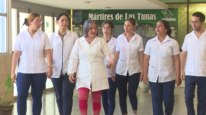 Destacan en Las Tunas aporte de neuróloga pediátrica en la atención y formación docente profesional