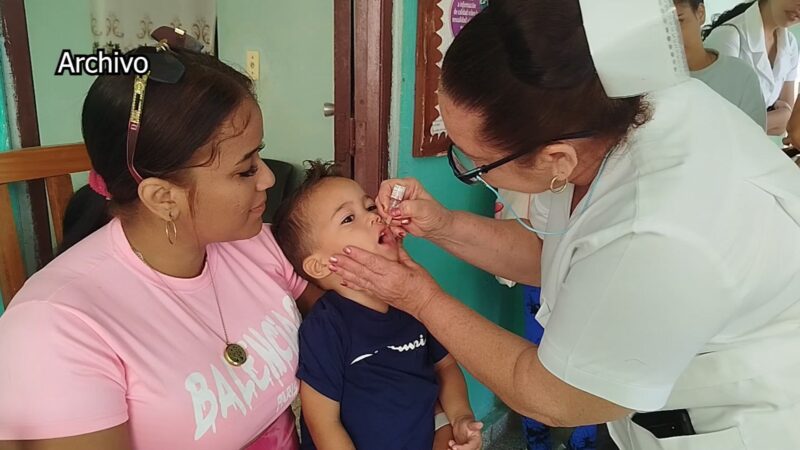 Continúa en #LasTunas la Campaña Nacional de Vacunación Antipoliomielítica Oral Bivalente