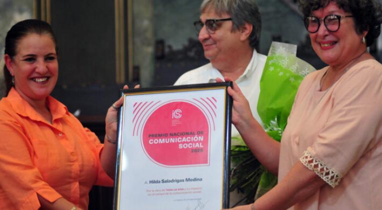 Recibe destacada académica Premio de Comunicación de Cuba