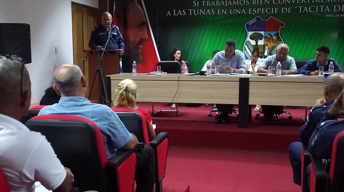 Chequea Ministro de Transporte estado técnico de equipos e implementación de rutas en #LasTunas