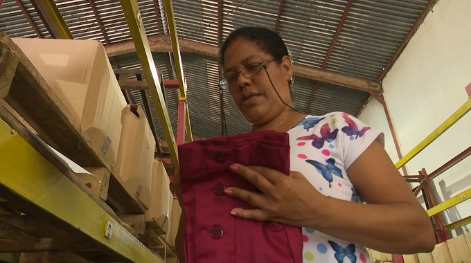 Se realiza distribución de uniformes escolares en varios territorios de Las Tunas