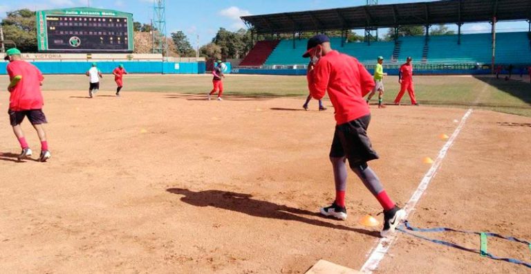 Leñadores de Las Tunas por el triplete en línea