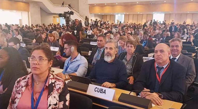 Cuba participa en negociaciones contra contaminación por plásticos