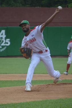 Las Tunas abre arriba duelo con los Piratas