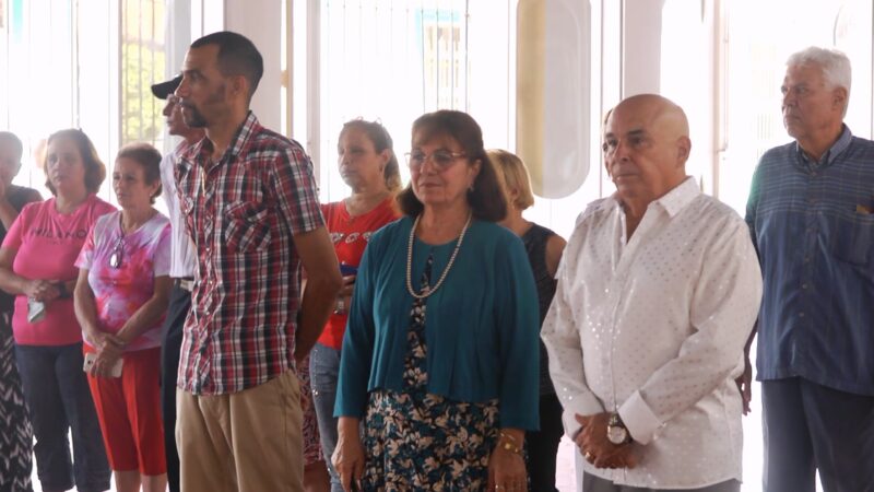 Entregan condecoraciones honoríficas de la Radio Cubana en Las Tunas