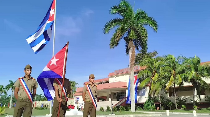 Celebran aniversario 24 de la Escuela Militar Camilo Cienfuegos de Las Tunas