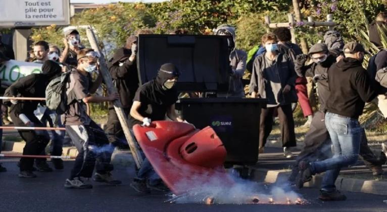 Franceses toman las calles del país en una nueva jornada de protestas