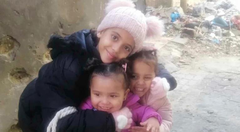 Madre atrapada en Gaza dice que ella y sus hijas están "esperando a morir"