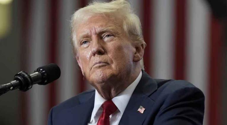 Trump califica de horrendo tiroteo en iglesia de Michigan
