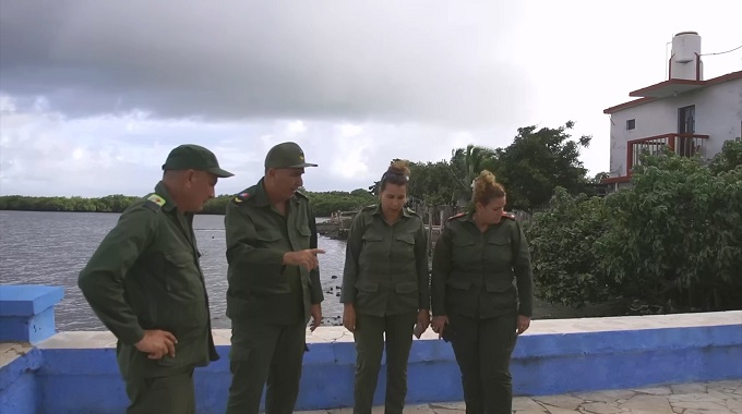 Evalúan en Puerto Padre medidas de protección ante evento meteorológico