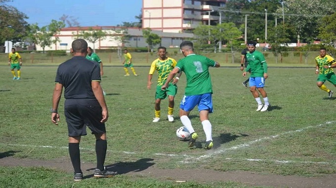 Cienfuegos vence a Las Tunas en Fútbol nacional