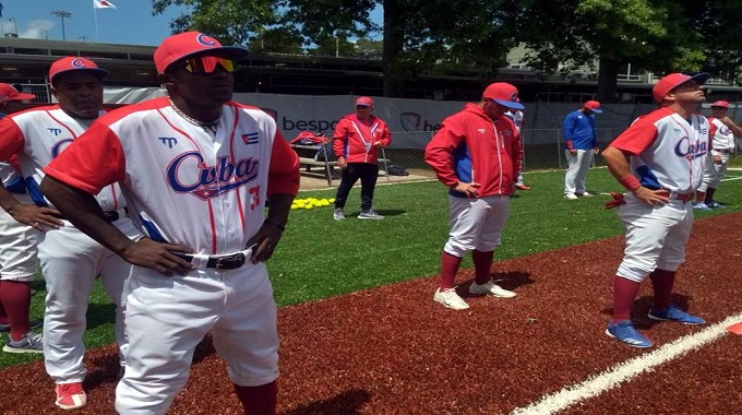 Tuneros por un puesto en el Cuba de Softbol
