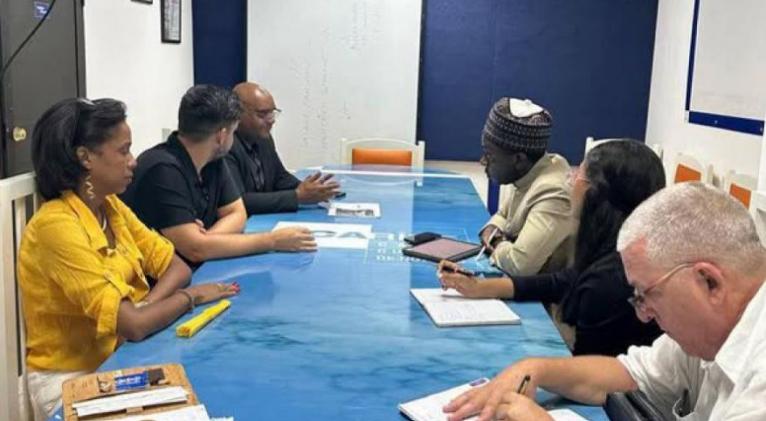 Ministro africano asegura que Cuba transmite el valor del orgullo y la solidaridad como pilares de una nación