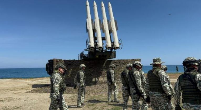 Venezuela fortalece su defensa costera y destaca a su milicia como «arma estratégica»