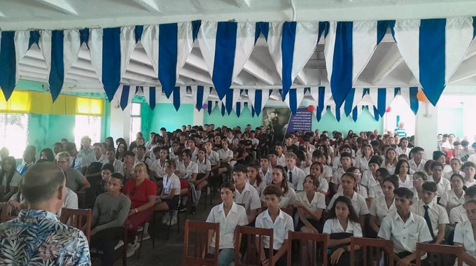 Efectuado en Puerto Padre acto provincial por el Día del Estudiante