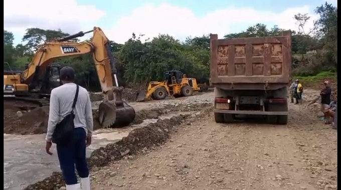 Destacan aporte de constructores tuneros en las labores de recuperación en el oriente del país