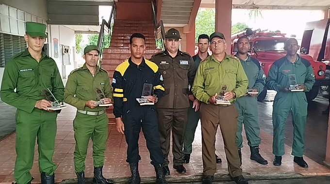 Celebran en la provincia aniversario 329 del Cuerpo de Bomberos