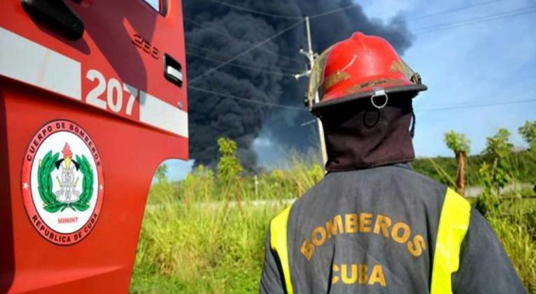 En este artículo: Camajuaní; incendio Trabajan para extinguir incendio tras explosión en Camajuaní