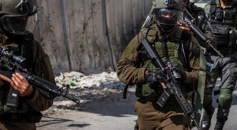 Israel ataca Gaza y Cisjordania, en medio de creciente tensión