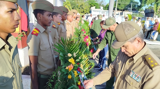 Rinden tributo en #LasTunas al Titán de Bronce y su ayudante Panchito Gómez Toro