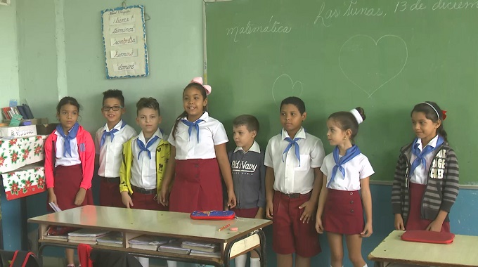 Colectivos docentes festejan la Jornada del Educador en Las Tunas
