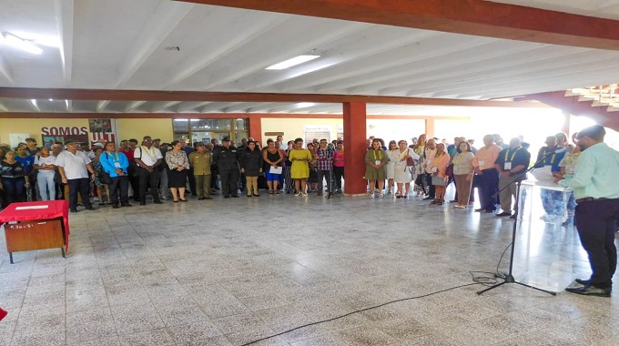 Rememoran en la provincia el desembarco del Yate Granma y Día de las FAR