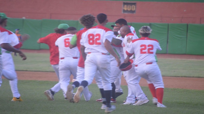 Las Tunas se reafirma líder en Serie 64