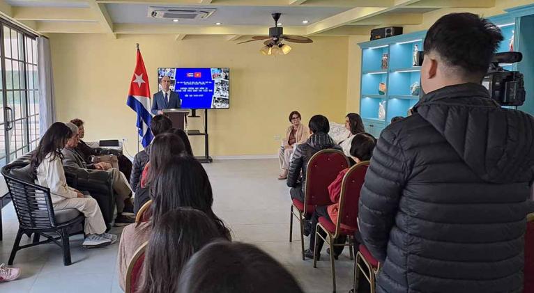 Becarios vietnamitas en Cuba, otra expresión de un vínculo especial