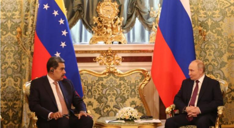 Putin expresa su apoyo al presidente Maduro en llamada telefónica