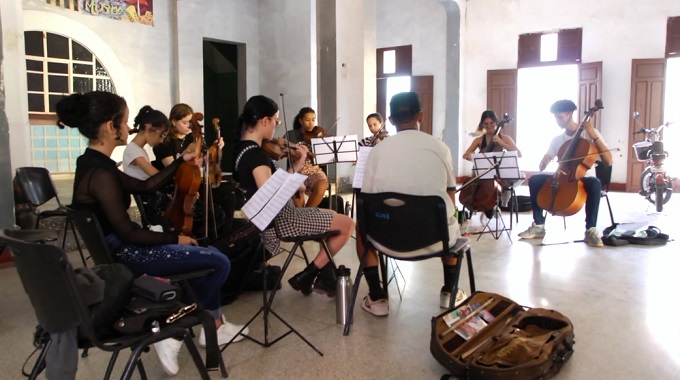 Integrantes de la orquesta sinfónica de Las Tunas participarán en el Festival Internacional Jazz Plaza 2026