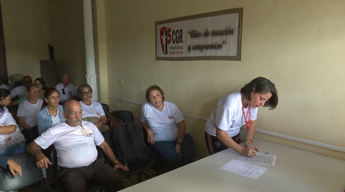 Firman trabajadores de la Contraloría en Las Tunas su Código de Ética