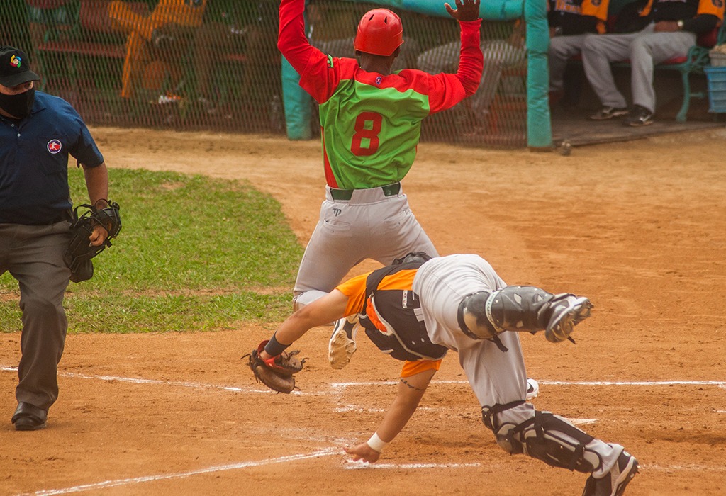 Las Tunas comienza los play off en el Mella