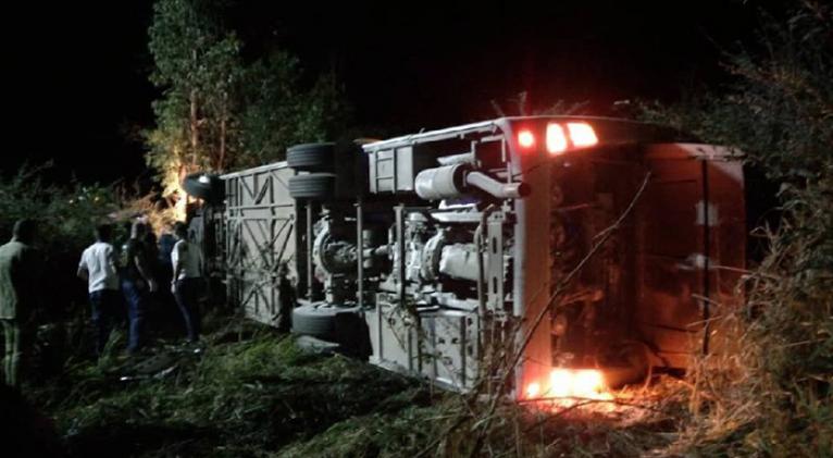 Dos fallecidos y 27 lesionados en accidente masivo en Camagüey