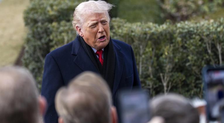 La estafa verde, el sintagma agitado por Trump durante su primer año