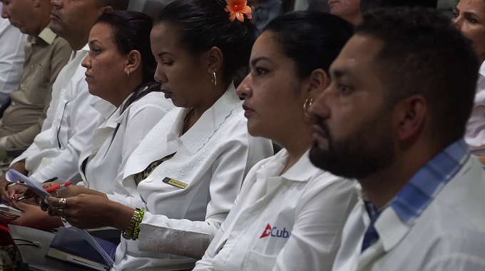 Chequean autoridades de la provincia desempeño del sector de la salud pública