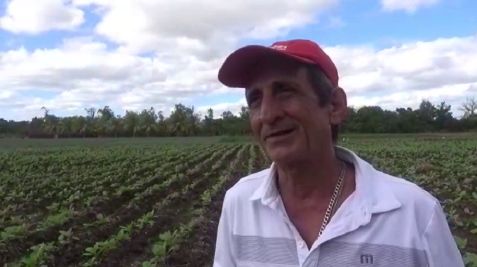 Debaten en CCS Lázaro Peña del municipio Colombia desafíos para incrementar la producción de alimentos