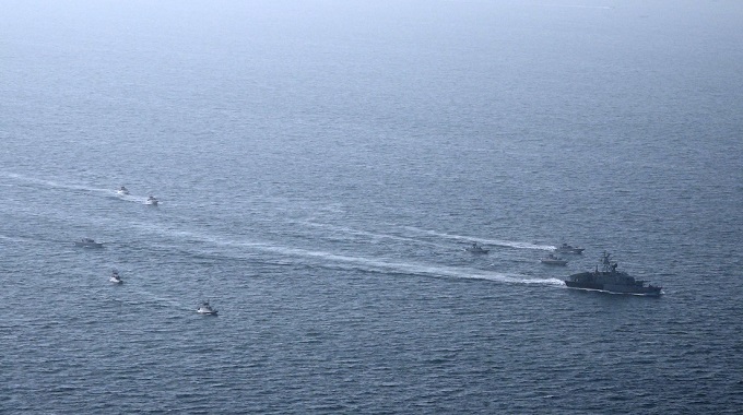 Irán cierra el estratégico estrecho de Ormuz por varias horas