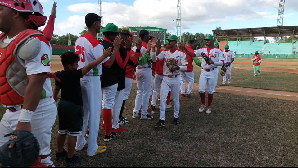 Leñadores invictos en el play off