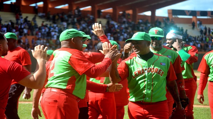 Leñadores en camino al triplete