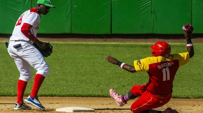 Cocodrilos estrenan con victoria el Play Off final