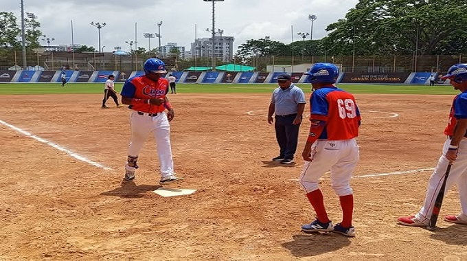 Héctor Castillo puntal en Panamericano de Softbol