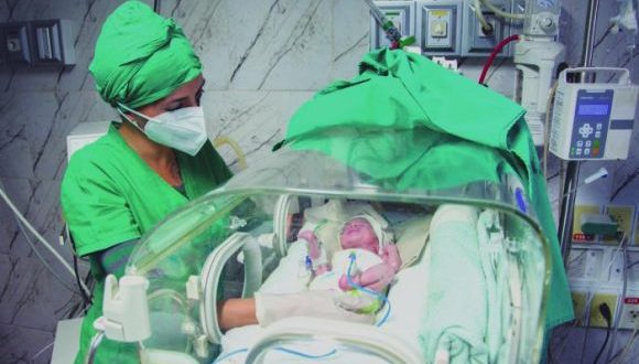 El Ministerio de Salud Pública hace ingentes esfuerzos para garantizar servicios vitales a la población, en medio de una cruenta guerra económica