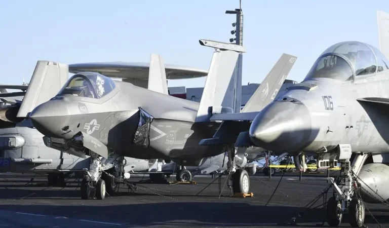 EE.UU. envía más aviones a Oriente Medio mientras mantiene negociaciones nucleares con Irán