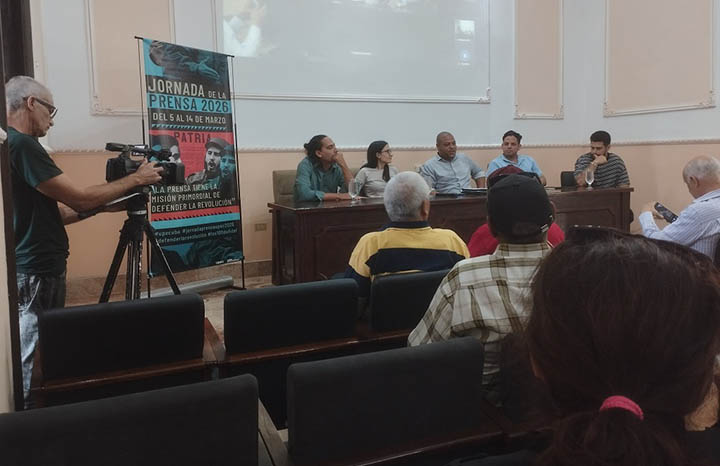 Jóvenes periodistas debaten sobre ética y desafíos digitales