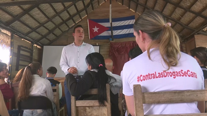 Realizan en #Majibacoa barriodebate para el enfrentamiento a las drogas