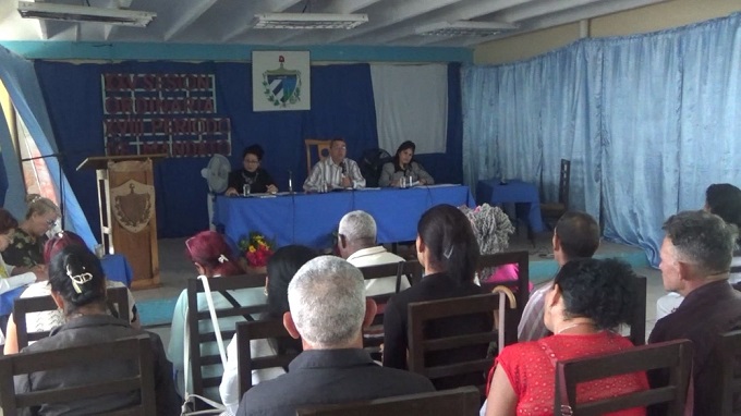 Evalúa Asamblea Municipal del Poder Popular en Colombia proyecciones sociales y económicas para el 2026