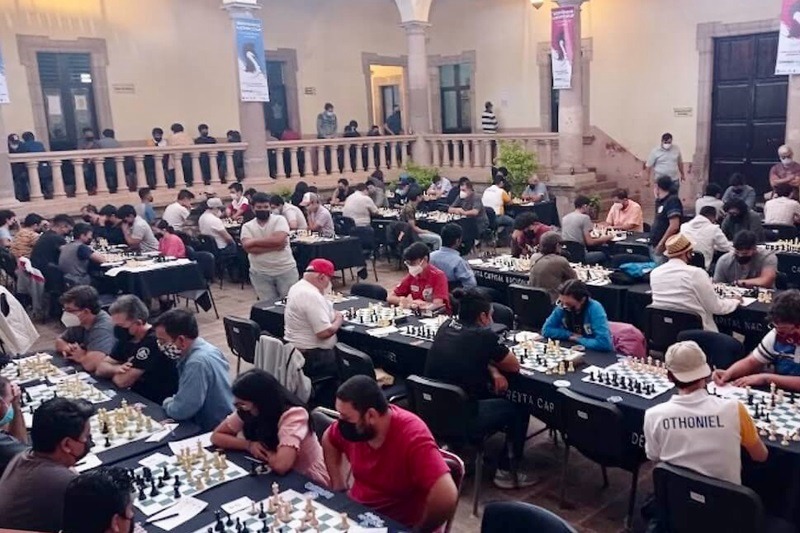 Dos tuneros mueven fichas en México y España